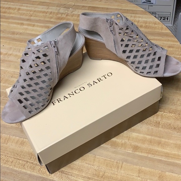 Franco Sarto suede taupe sandals - Picture 5 of 10